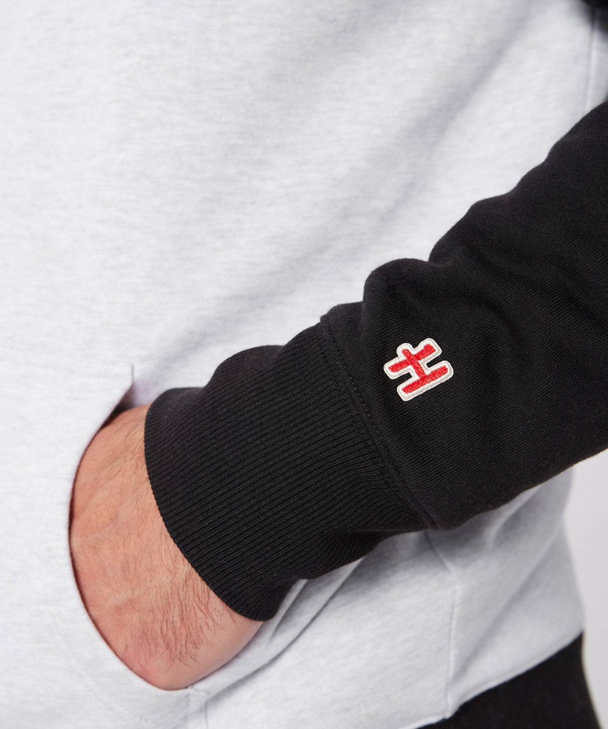 Atlanta Braves Cap Logo '81 Blackout Colorblock Hoodie