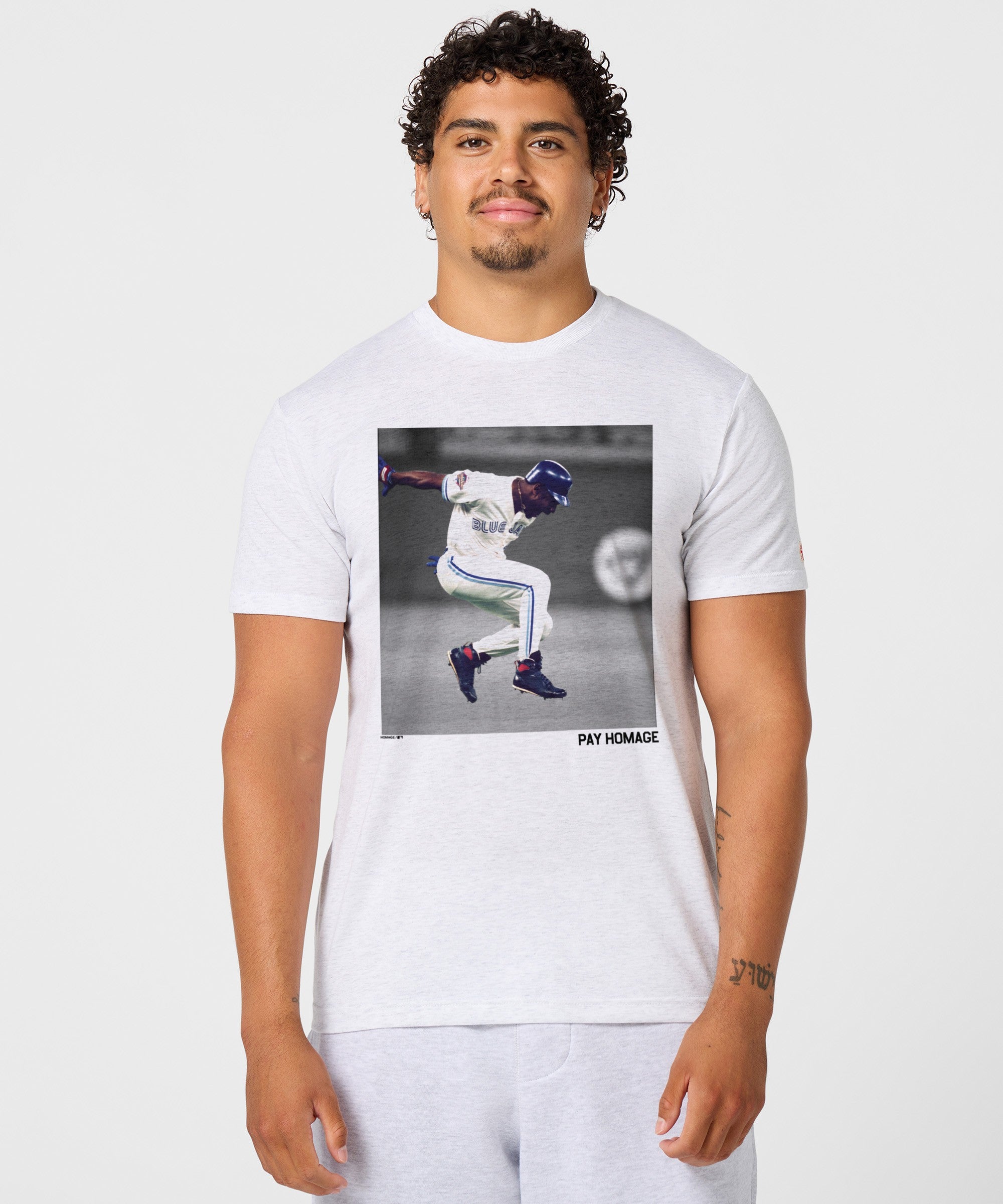 Joe Carter Pay Homage