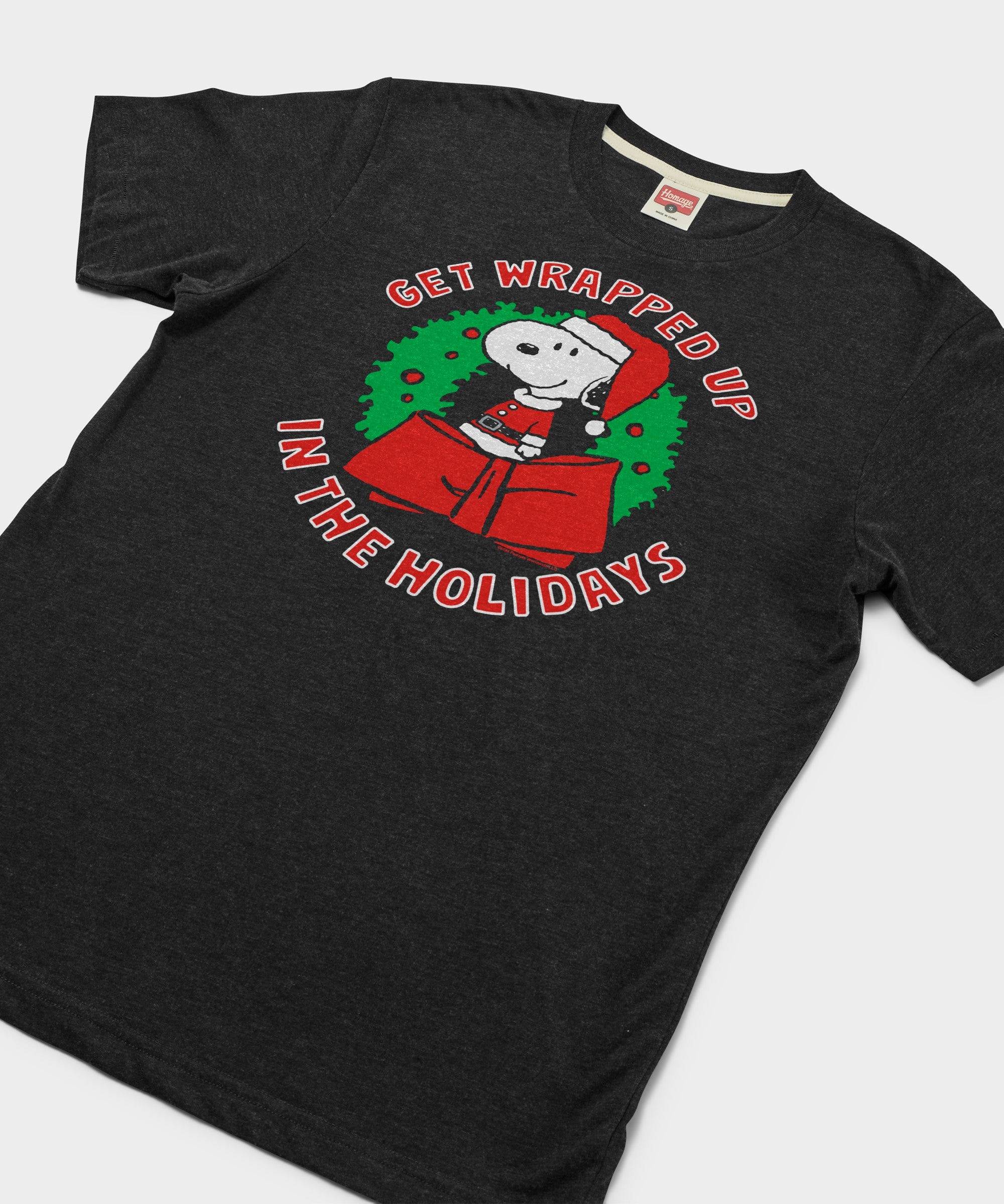 Peanuts Snoopy Get Wrapped Up In The Holidays