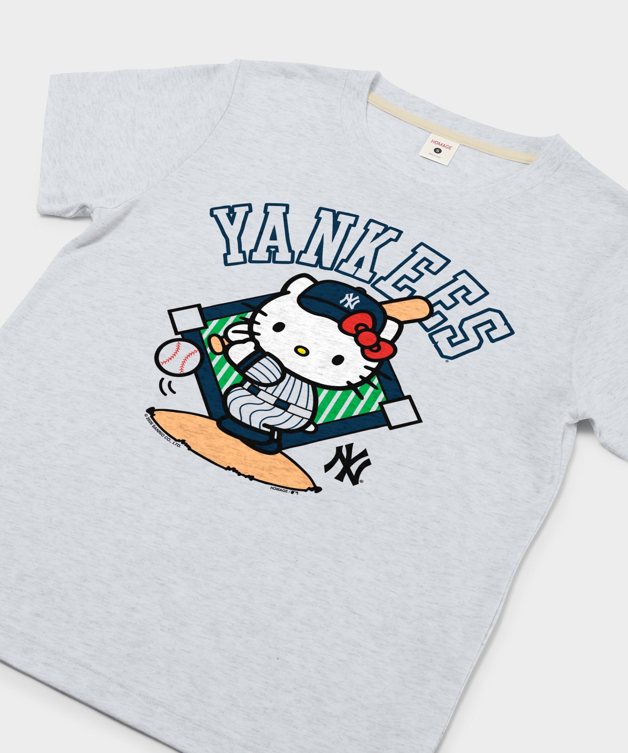 Women's Hello Kitty x New York Yankees Swing