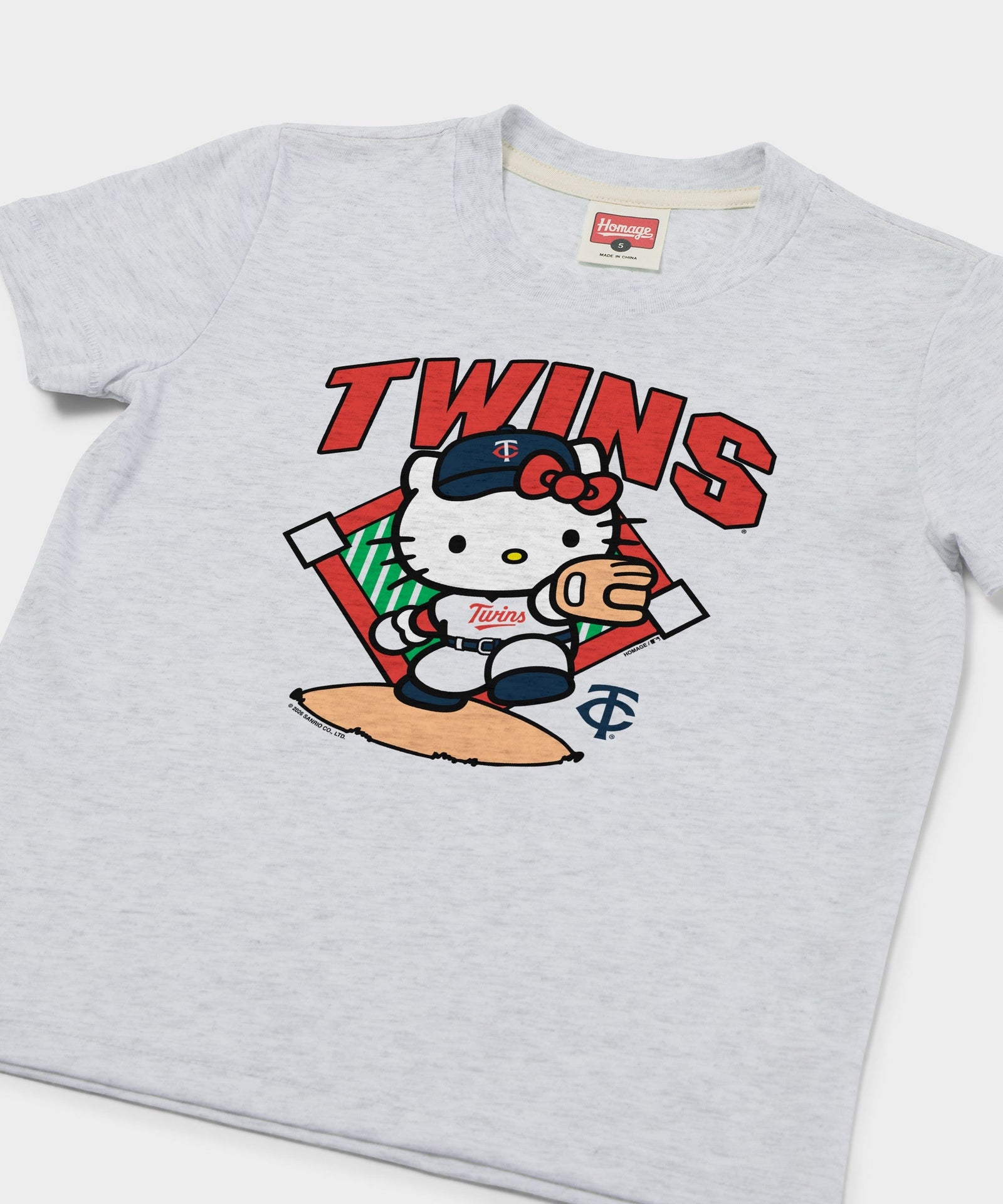 Youth Hello Kitty x Minnesota Twins Throw
